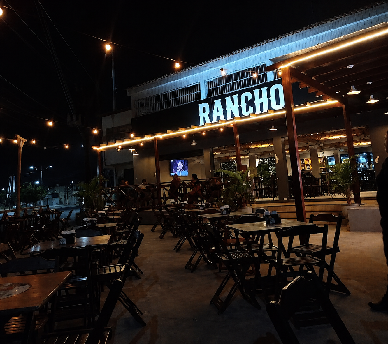 Ambiente animado e música ao vivo no Rancho